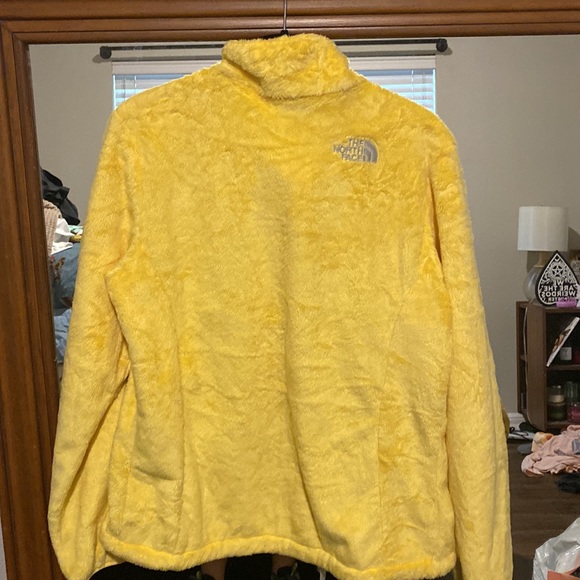 Velvet yellow northface jacket - Picture 3 of 3